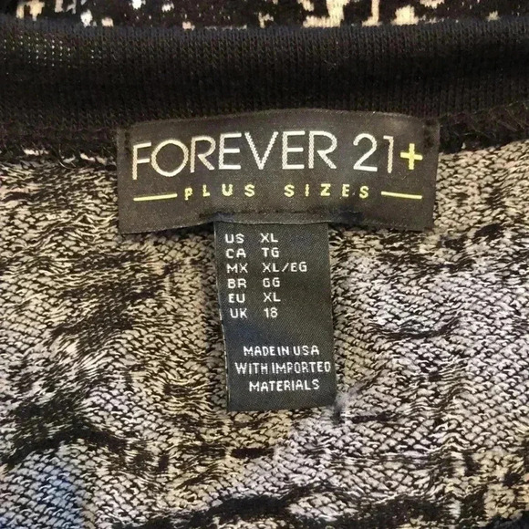 Forever 21 Cap-Sleeve Light Sweater Top - Picture 3 of 4